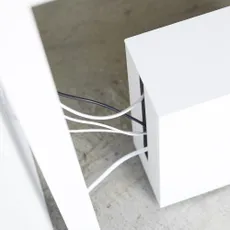 Kovový organizér na káble Tower – YAMAZAKI