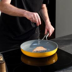 Panvica s keramickým povrchom ø 30 cm Meda 3.0 – FABINI