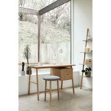 Pracovný stôl v dekore duba 57x120 cm Architect - Hübsch