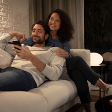 Základná sada Philips Hue STARTER KIT 3xE27/9W 2700K + zariadenie k prepojeniu