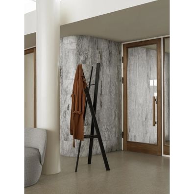 Čierny vešiak z dubového dreva 62x176 cm Rakku – Blomus