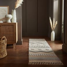 Behúň vo svetlosivej a prírodnej farbe 60x230 cm Medina – Flair Rugs