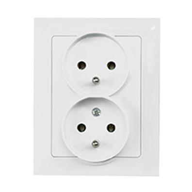 Dvojitá zásuvka czeskie white MEDIUM