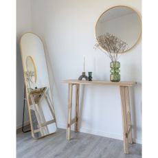 Konzolový stolík z teakového dreva v prírodnej farbe 30x90 cm Girona – House Nordic