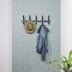 Čierny kovový nástenný vešiak Dexter – Spinder Design