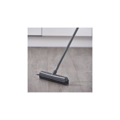 Čierny gumový zmeták Addis Broom
