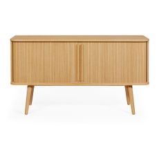 Nízka komoda v dekore duba s posuvnými dverami v prírodnej farbe 138x75 cm Rove – Woodman