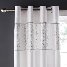 Biele závesy z mikrosaténu v súprave 2 ks 168x229 cm Deco Sequin – Catherine Lansfield