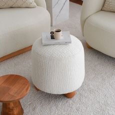 Plyšový puf Fumi 43 cm so 100% dreveným rámom, biely