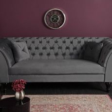 Estila Chesterfield strieborno sivá zamatová pohovka Contessa 230cm
