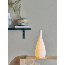 Biela stolová lampa (výška 32 cm) Pela – Bloomingville