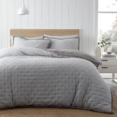 Sivé obliečky na dvojlôžko s baránkom 200x200 cm Cosy Nori – Catherine Lansfield
