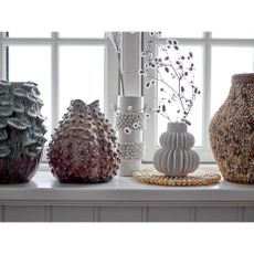 Hnedá kameninová váza Bloomingville Saifaldin, výška 19 cm