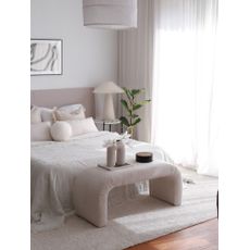 Atypický luxusný puf Fitilli z plyšovej látky 106 x 46 cm, sivá