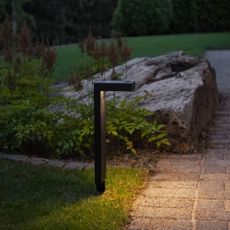 Vonkajšie solárne LED svietidlo Star Trading Vicini, výška 38 cm