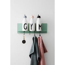 Sivé športové veko na fľašu Design Letters Lid