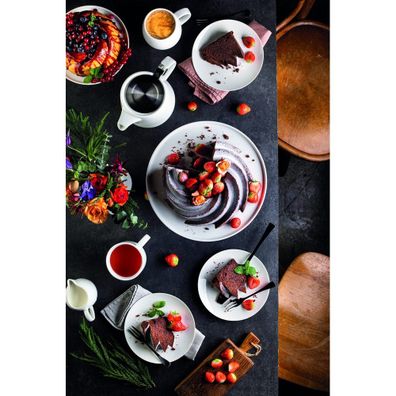 Biela porcelánová čajová kanvica so sitkom Maxwell & Williams Basic, 600 ml