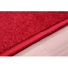 Spoltex , AKCIA: 80x120 cm Koberec metráž Eton červený 15 - neúčtujeme odrezky z role - obšitý zo všetkých strán, šíře, červená, filc, kancelária
