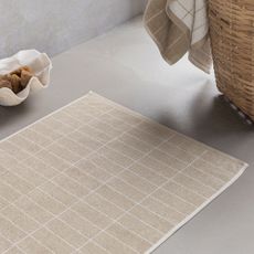 Béžová kúpeľňová predložka 50x80 cm Tile Stone - Mette Ditmer Denmark