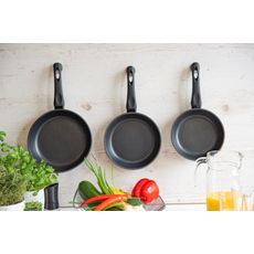 NABBI Royal hliníková panvica s nepriľnavým povrchom 26 cm čierna
