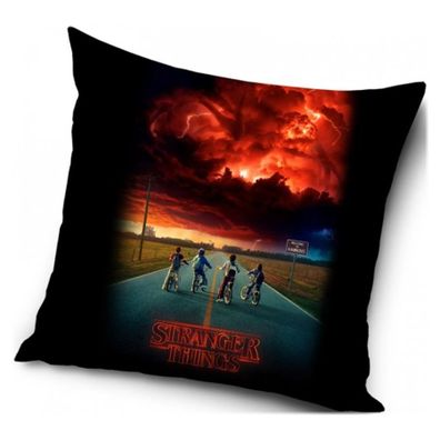 Vankúš Stranger Things - motív Storm Guards - 40 x 40 cm