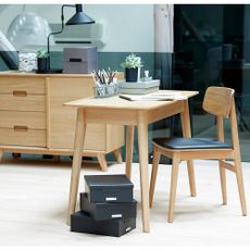 Jedálenská stolička v prírodnej farbe Livo – Unique Furniture