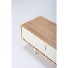 TV stolík z dubového dreva v bielo-prírodnej farbe 160x48 cm Fina – Gazzda