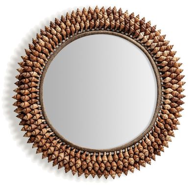 Estila Luxusné etno okrúhle nástenné zrkadlo Missie s rámom z mušlí v hnedej farbe 104 cm