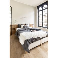 Biela umelá kožušina Tiseco Home Studio Lambskin, 60 x 180 cm