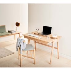 Pracovný stôl s doskou z dubového dreva 110x55.5 cm Home - Hammel Furniture