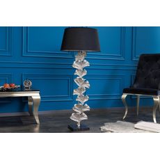 Estila Moderná stojaca lampa Ginka v striebornom prevedení s ozdobnými listami ginka a s čiernym tienidlom 122cm