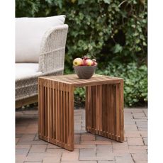 Odkladací stolík z teakového dreva 40x40 cm Pego – House Nordic