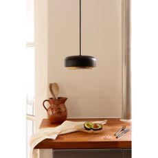 Čierne LED závesné svietidlo s kovovým tienidlom ø 22 cm Hazel mini – UMAGE