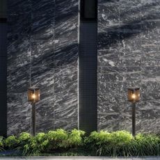 LED Vonkajšia solárna lampa so senzorom LED/2,5W/3,7V 3000K IP54 2000 mAh čierna