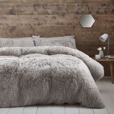 Sivé predĺžené obliečky na dvojlôžko 230x220 cm Cuddly Deep Pile - Catherine Lansfield