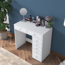 Minimalistický toaletný stolík Nordic Bliss