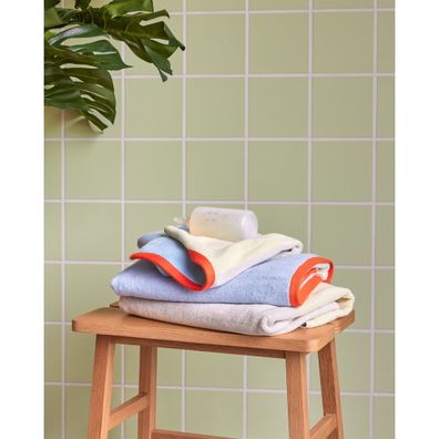Modrý froté bavlnený uterák 50x100 cm Block – Hübsch