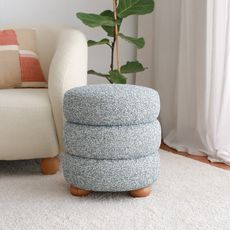 Plyšový puf Boumy 42 cm so 100% dreveným rámom, modrý