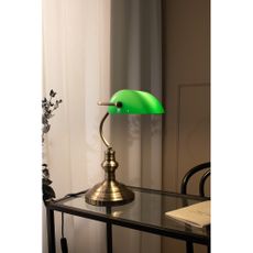 Stolová lampa v zelenej a mosadznej farbe Markslöjd Bankers, výška 42 cm