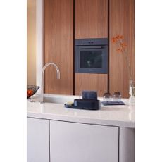Sivý plastový stojan na umývacie prostriedky SinkStyle – Brabantia