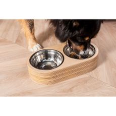 Súprava 2 kovových misiek vo svetlom drevenom podstavci PT LIVING Pet, šírka 18 cm
