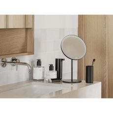 Kozmetické zrkadlo s osvetlením/zväčšovacie (5x) ø 20 cm MODO – Blomus