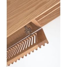 TV stolík v dekore duba v prírodnej farbe 180x50 cm Beyla – Kave Home