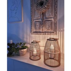 KONDELA Miles Typ 2 drevený lampáš 42,2 cm prírodná