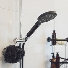 Sprchová hadica Wenko Black Matt, dĺžka 175 cm