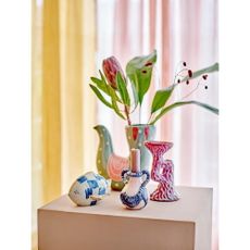 Zelená ručne maľovaná váza z kameniny (výška 19 cm) Trudy – Bloomingville