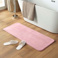 Ružová kúpeľňová predložka 50x120 cm Vitamine – douceur d'intérieur