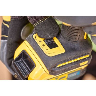 AKU rázový uťahovák DeWALT DCF870NT 18V XR, bez aku a nabíjačky, kufor Tstak