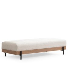 Elegantný puf Eti s kovovými čiernymi nohami 158 x 68 cm, biela