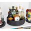 Otočný drevený organizér na koreničky Merry-go-round – iDesign/The Home Edit